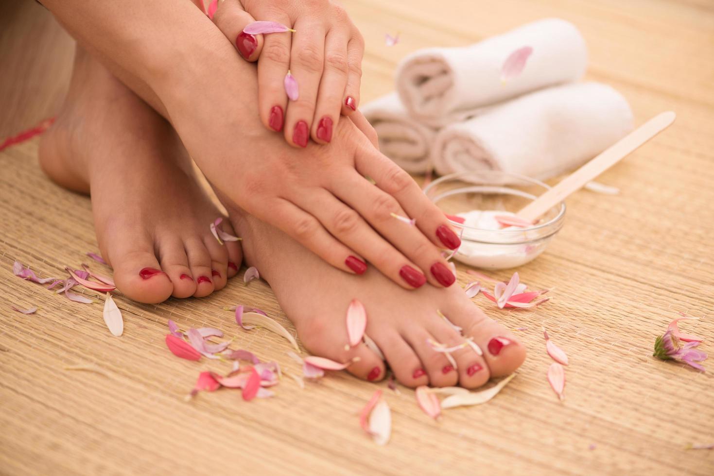 female-feet-and-hands-at-spa-salon-free-photo